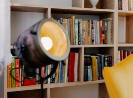 Magnificent apartment in the mountains，位于巴尼特的酒店