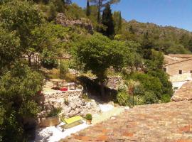 GÎTE 3* SAINT GUILHEM LE DESERT CHEZ MARIUS，位于圣吉扬莱代塞尔的酒店