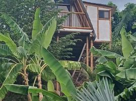 Eco Hotel Campestre Atlantis San Joaquín La Mesa，位于San Joaquín的酒店