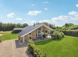 Gorgeous Home In Tarm With Wifi