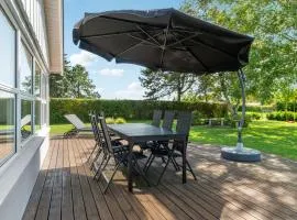 Beautiful Home In Karrebæksminde With Kitchen