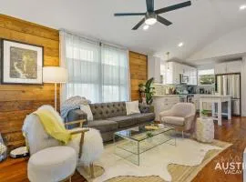 Pet Friendly East Cesar Chavez Home Near Downtown