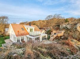 Pet Friendly Home In Rönnäng With House Sea View，位于Rönnäng的酒店