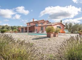 Nice Home In Montefiascone Vt，位于Commenda的酒店