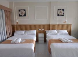 homefortzone Lipa fully interior netflix pool and free parking，位于利帕的酒店