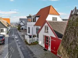 1 Bedroom Cozy Apartment In Gilleleje