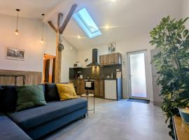 l'Atelier, sauna & spa，位于Riorges的酒店