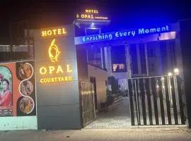 Hotel Opal Courtyard