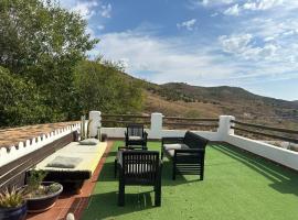 Apartamento en preciosa villa rural rodeado de naturaleza，位于Félix的酒店