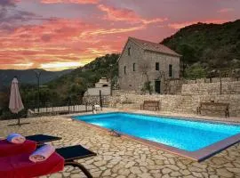 Lovely Home In Vrgorac With Wifi