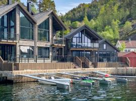 3 Bedroom Awesome Home In Hebnes，位于Hebnes的酒店