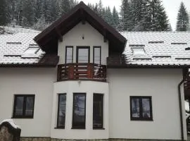 Casa Fuior din Fundu Moldovei