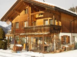 Beat & Ursula's Guest House，位于Jenaz的酒店