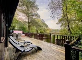 Dunnock Lodge with Hot-tub