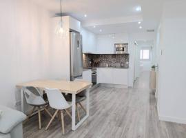 New flat in the centre, 10 min from BCN Airport，位于科尔内拉德罗布雷加特的酒店