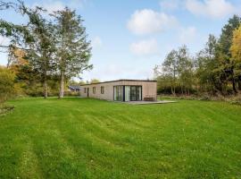 Cozy Home In Glesborg With Wifi，位于格莱斯堡的酒店