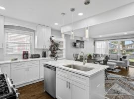 Stunning home in Skokie，位于斯科基的乡村别墅