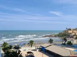 Apartamento, ampla sacada com vista para o mar!