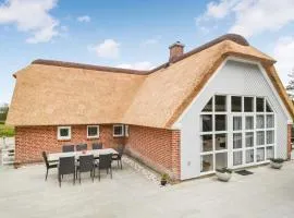 Nice Home In Oksbøl With Sauna