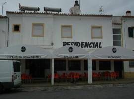 Alojamento local Boavistense，位于奥德米拉阿瓜斯公园附近的酒店