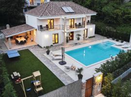 Beautiful Home In Omis With Sauna，位于奥米什的酒店