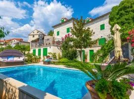 Nice Home In Postira With Wifi