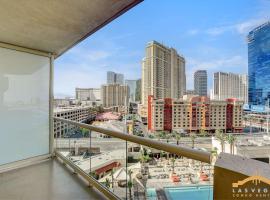 MGM Signature-07-707 Strip View Balcony Studio，位于拉斯维加斯的酒店