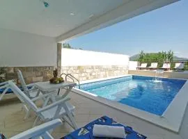 Gorgeous Home In Umcani