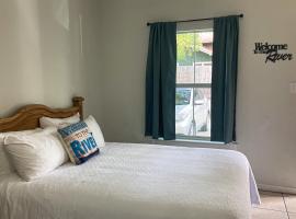 Wasser Lodge #104 - River St.，位于新布朗费尔斯的酒店