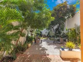 Whole Home with Lush Patio in Heart of Old San Juan