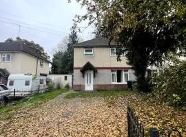 Spacious City Centre Home Near Hospital & M5