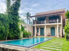 Colonial Villa Oasis - 100m from Beach!，位于安伯朗戈德的酒店