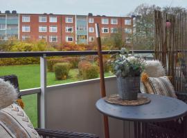 1 Bedroom Nice Apartment In Karlshamn，位于卡尔斯港的酒店
