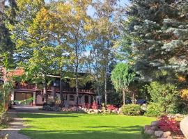 Awesome Home In Boruja With Lake View，位于Boruja的酒店