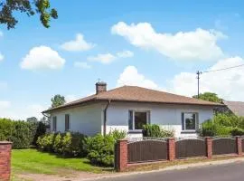 Cozy Home In Warnoleka With Wifi