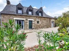 Amazing Home In Lanouee With Wifi