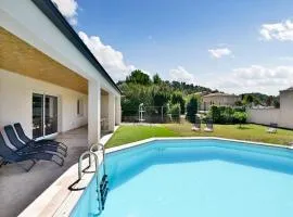 Stunning Home In Saint-Theodorit