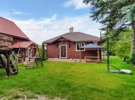 Cozy Home In Darlowo With Wifi