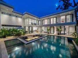 White Villa - Exclusive Modern Villa - Grand Living Space - Breathtaking Views