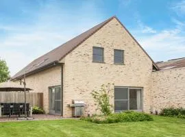 Cozy Home In Diksmuide With Kitchen