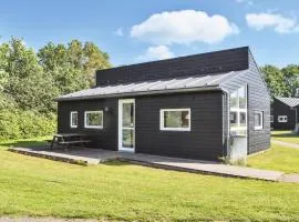 Holiday Home Halvejen Hytte Spjald