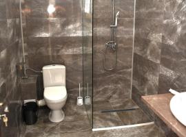 Casă la cantonament，位于克拉约瓦的住宿