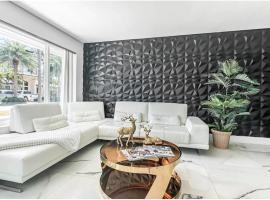 Amazing Home w Heated Pool 8 mins to the Beach