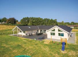 Holiday Home Vejby With Fireplace 05，位于瓦伊比的酒店