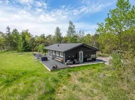 Amazing Home In Ålbæk With Kitchen