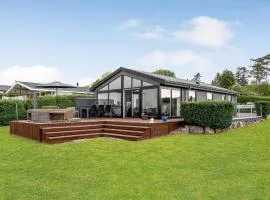 Beautiful Home In Faaborg With Jacuzzi