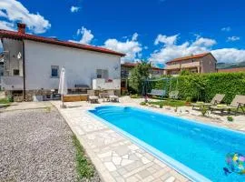 Cozy Apartment In Drazice With Wifi