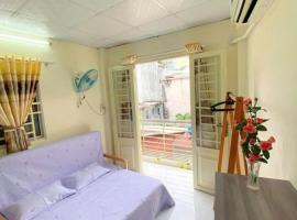Lavie House HCM - 2 Bedrooms House- Near Bui Vien street，位于胡志明市的酒店