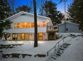 4Bdrm Muskoka Retreat, Fire Table, Games, Netflix，位于卡灵港的酒店