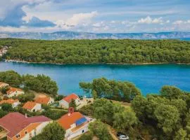 2 Bedroom Lovely Home In Vrboska